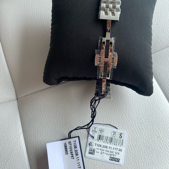 **Brand New** Tissot Automatic Watch - Picture 6 of 8